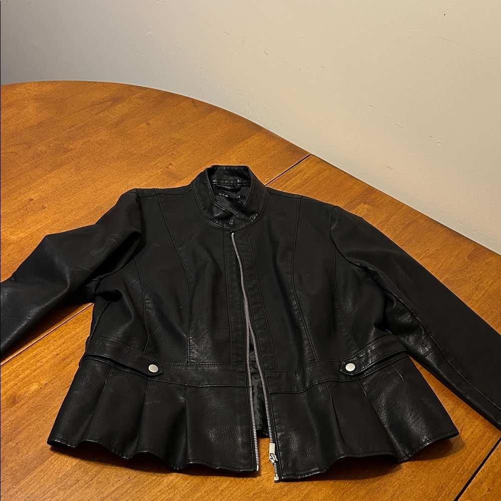Black Women's leather Jacket sz M